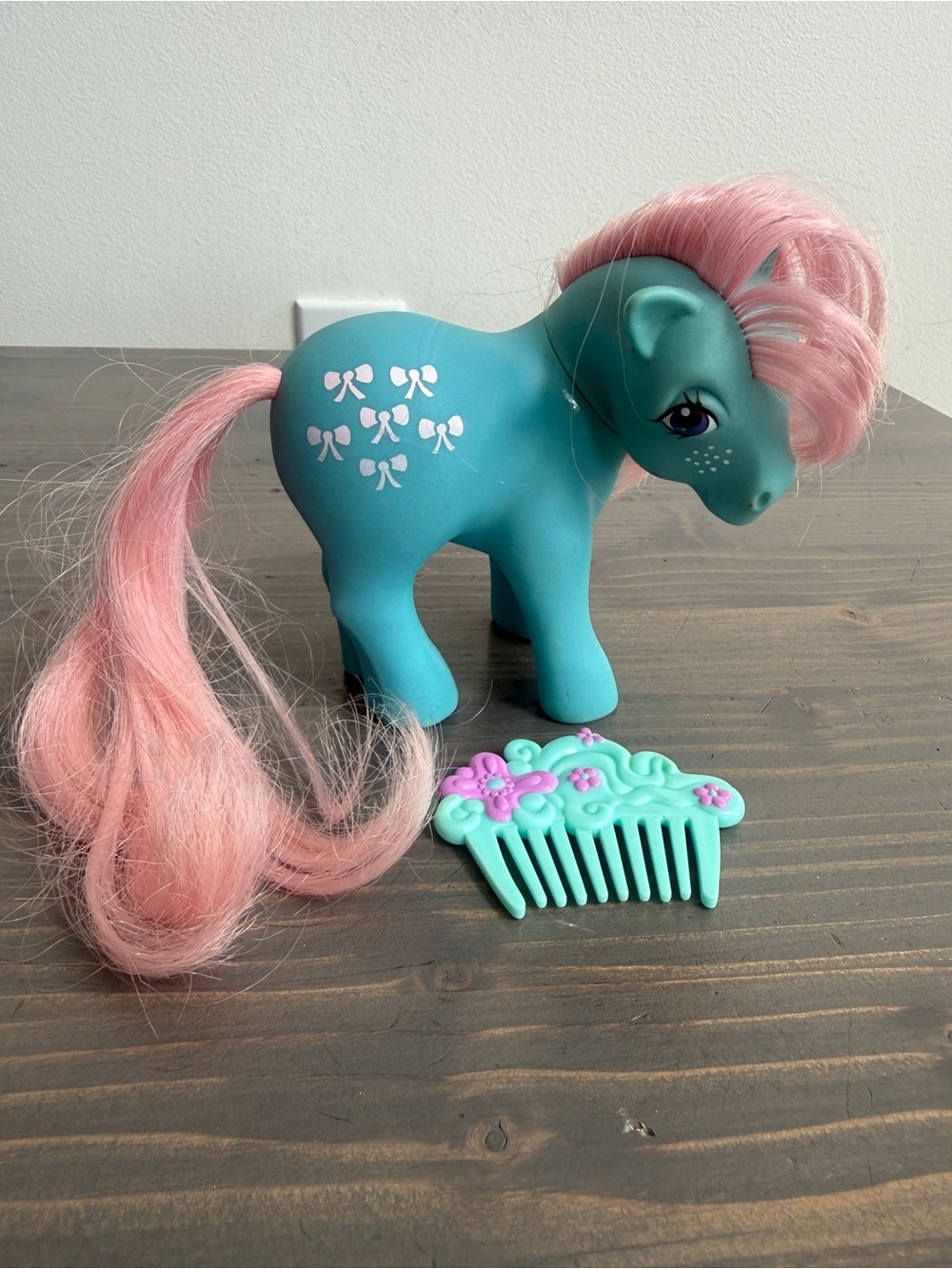 Vintage “My Little Pony” Bow Tie & comb
Generation 1